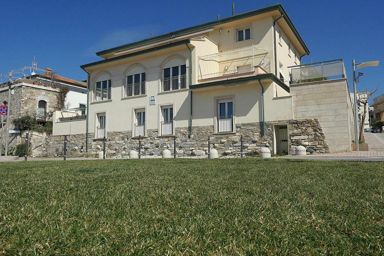 Residence Villa Livia サン·ヴィンチェンツォ エクステリア 写真
